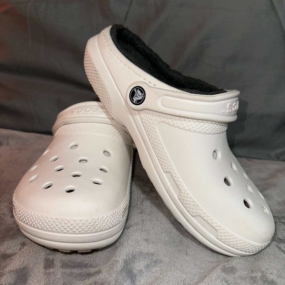 Crocs White with Grey Faux Fur Size 7 Women’s 5 Men’s